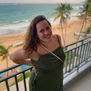 Meet your Posher, Emi